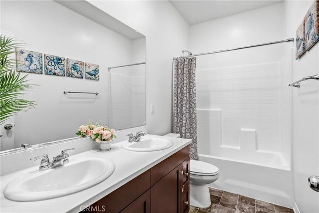 16681 Wyndham Lane 8, Fontana, CA 92336