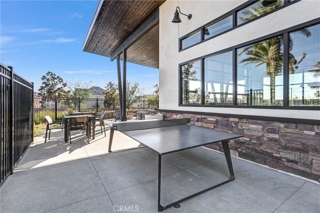 16681 Wyndham Lane 8, Fontana, CA 92336