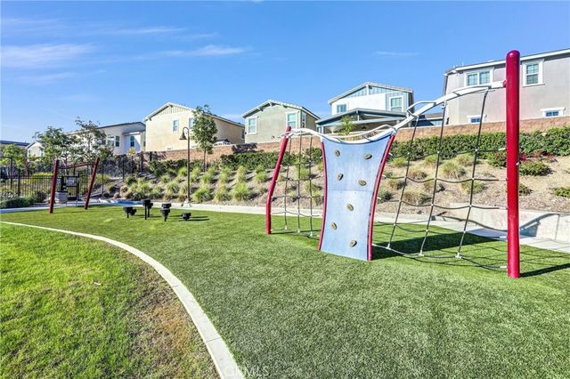 16681 Wyndham Lane 8, Fontana, CA 92336