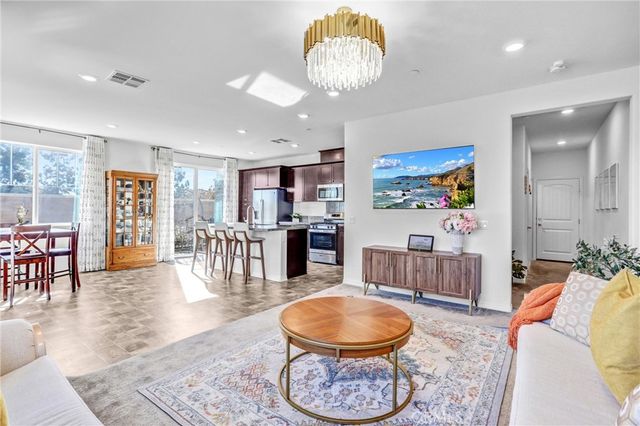 16681 Wyndham Lane 8, Fontana, CA 92336