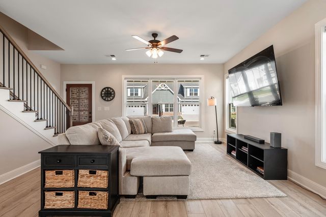 1130 Malinda Ln, Greenbrier, TN 37073