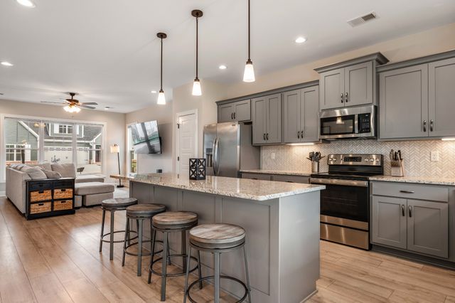 1130 Malinda Ln, Greenbrier, TN 37073
