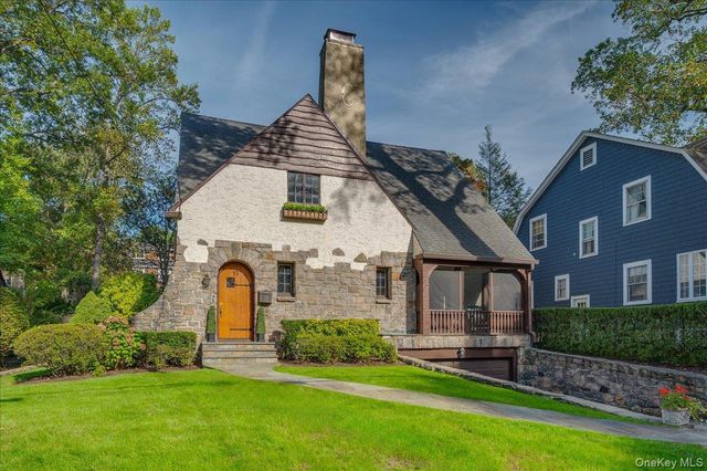 15 Kingsbury Road, New Rochelle, NY 10804