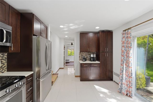 15 Kingsbury Road, New Rochelle, NY 10804