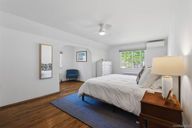 15 Kingsbury Road, New Rochelle, NY 10804