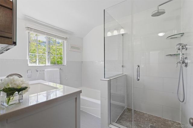 15 Kingsbury Road, New Rochelle, NY 10804