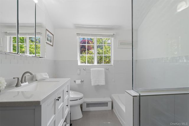 15 Kingsbury Road, New Rochelle, NY 10804