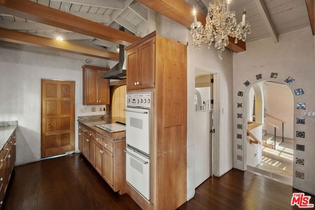 14900 Camarosa Drive, Pacific Palisades, CA 90272