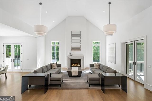 5260 Long Island Drive NW, Atlanta, GA 30327