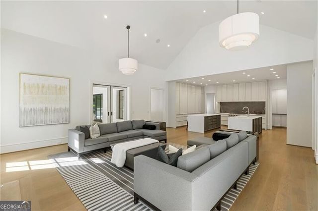 5260 Long Island Drive NW, Atlanta, GA 30327