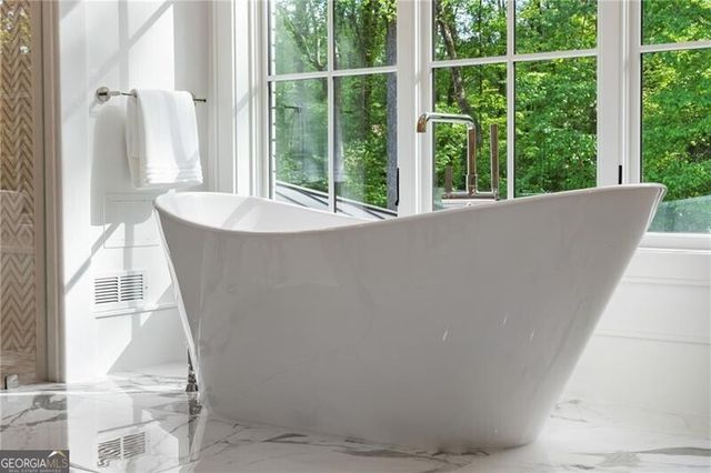 5260 Long Island Drive NW, Atlanta, GA 30327