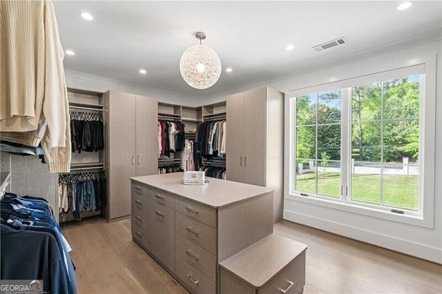 5260 Long Island Drive NW, Atlanta, GA 30327