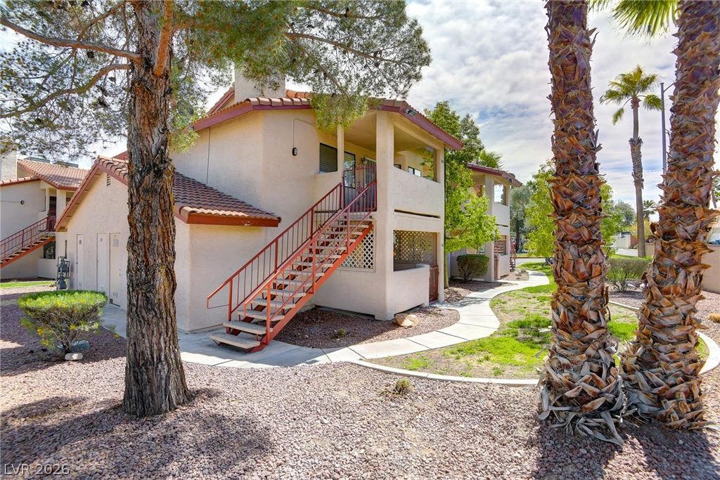853 Rock Springs Drive 202, Las Vegas, NV 89128