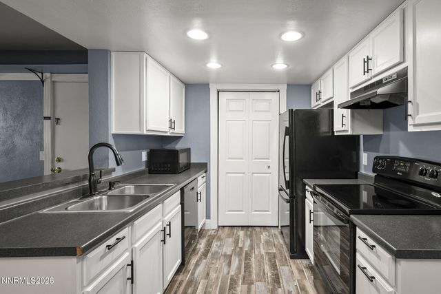 7680 Bluestone Drive APT 401, Reno, NV 89511