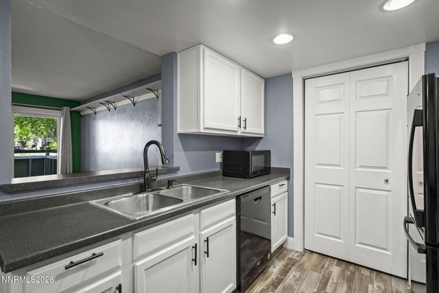 7680 Bluestone Drive APT 401, Reno, NV 89511