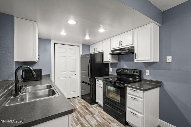 7680 Bluestone Drive APT 401, Reno, NV 89511
