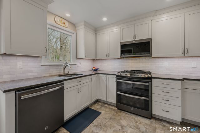 14 Latimer Drive, East Lyme, CT 06333