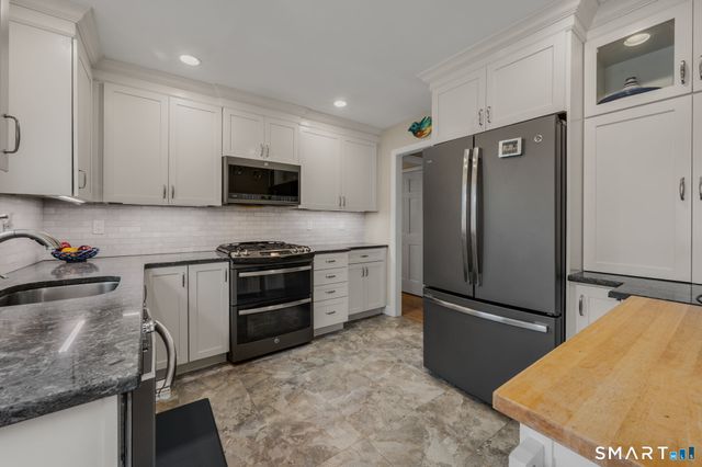 14 Latimer Drive, East Lyme, CT 06333