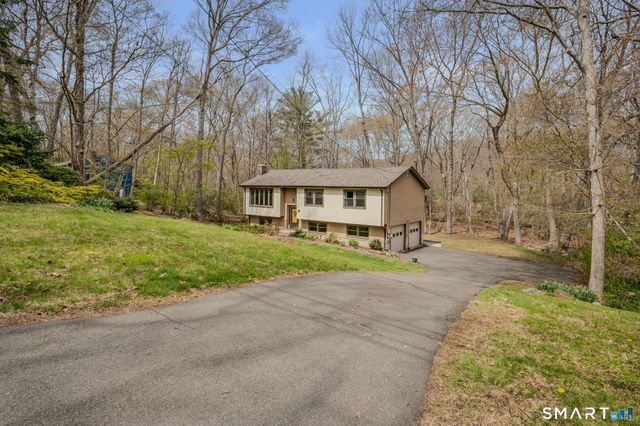 14 Latimer Drive, East Lyme, CT 06333