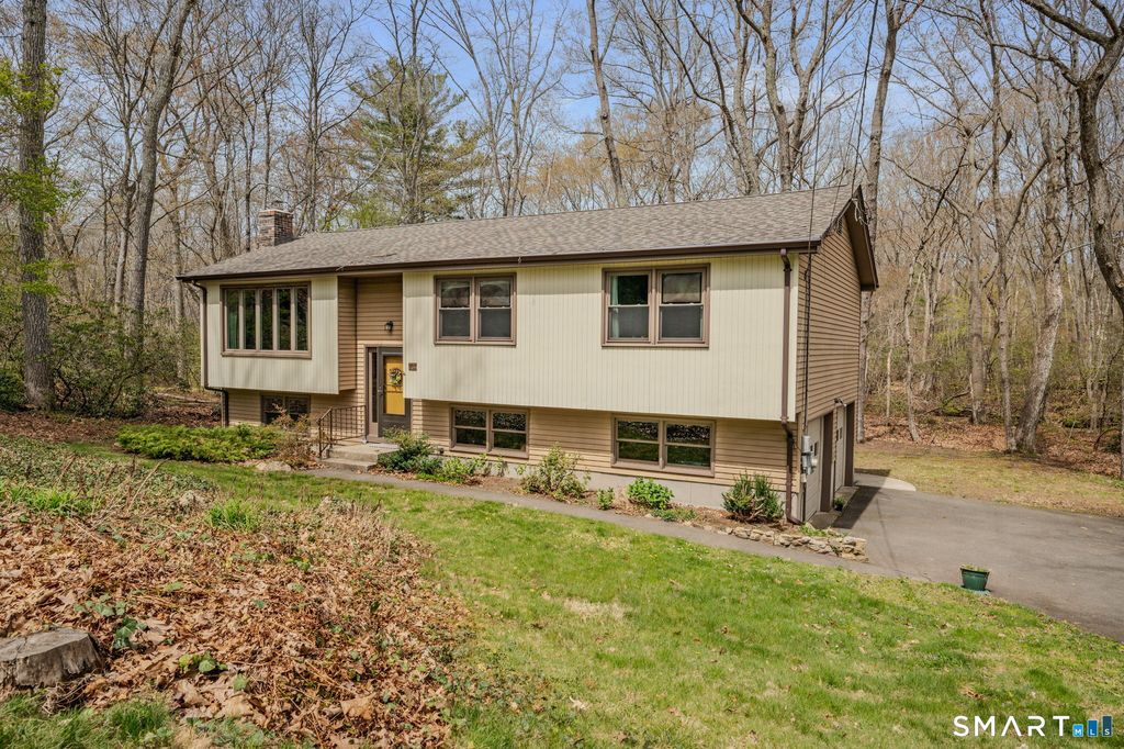 14 Latimer Drive, East Lyme, CT 06333
