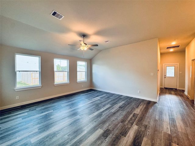 175 Road 51030, Cleveland, TX 77327