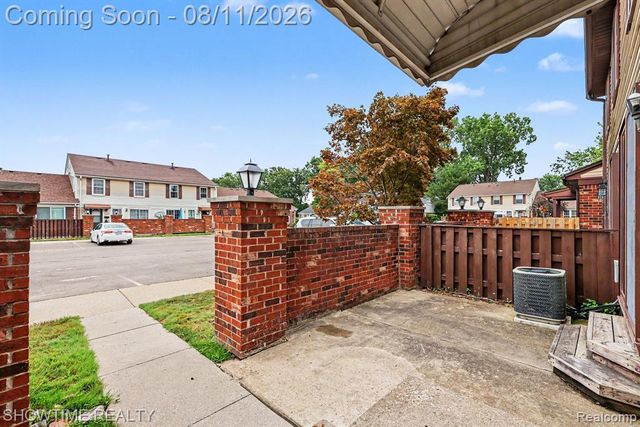 39415 Old Dominion Drive, Clinton Township, MI 48038