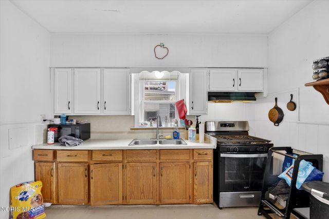 2335 Airport Highway, Toledo, OH 43609