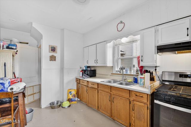 2335 Airport Highway, Toledo, OH 43609