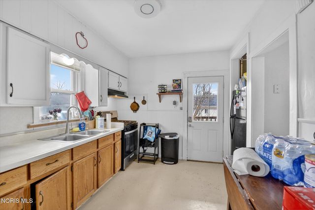 2335 Airport Highway, Toledo, OH 43609