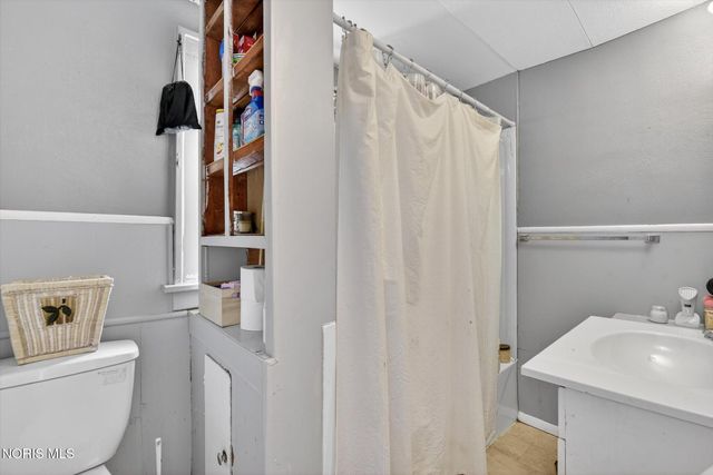 2335 Airport Highway, Toledo, OH 43609