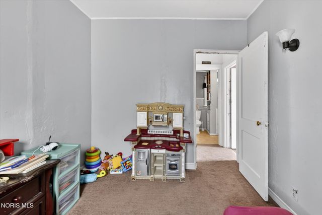 2335 Airport Highway, Toledo, OH 43609