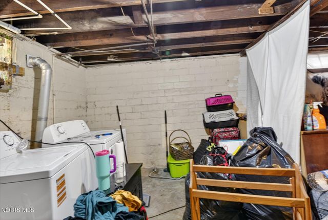 2335 Airport Highway, Toledo, OH 43609