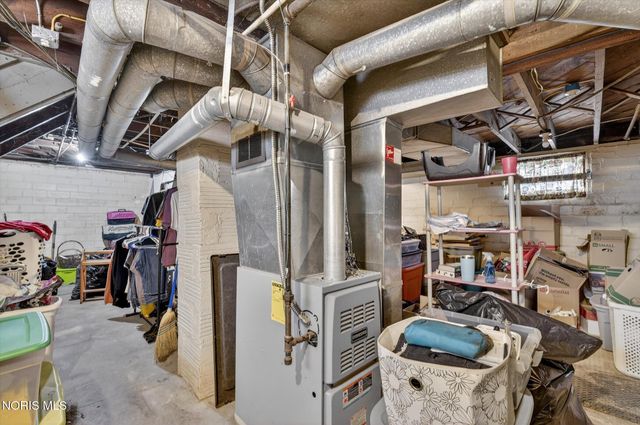 2335 Airport Highway, Toledo, OH 43609