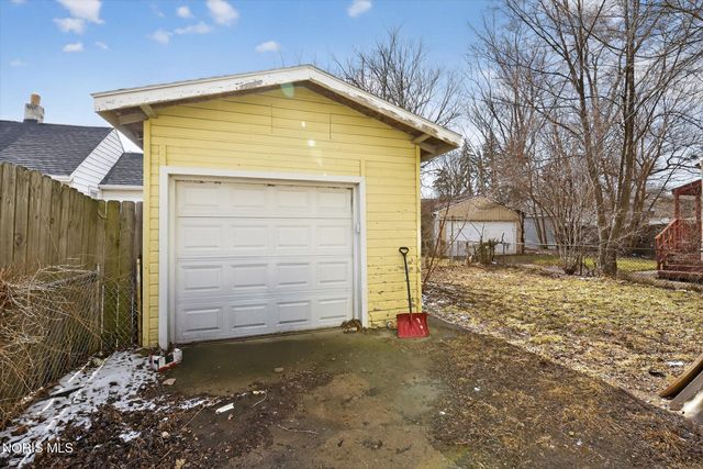 2335 Airport Highway, Toledo, OH 43609