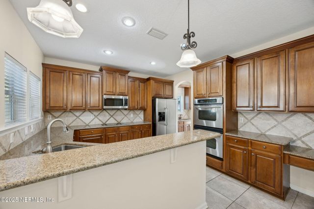 15587 LEXINGTON PARK Boulevard, Jacksonville, FL 32218