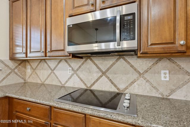 15587 LEXINGTON PARK Boulevard, Jacksonville, FL 32218