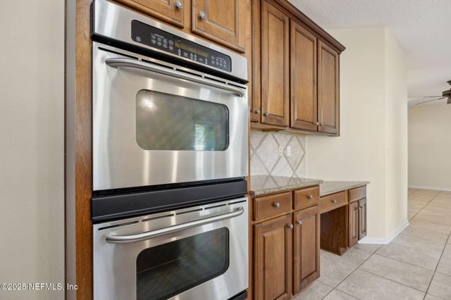 15587 LEXINGTON PARK Boulevard, Jacksonville, FL 32218