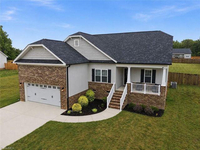 4811 Lord Andrews Place, Liberty, NC 27298