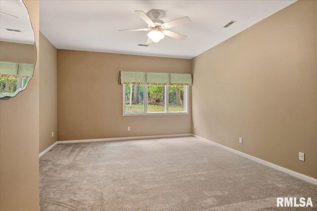 4104 Chandlerwood Road, Springfield, IL 62711