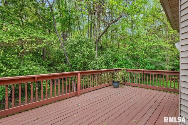 4104 Chandlerwood Road, Springfield, IL 62711