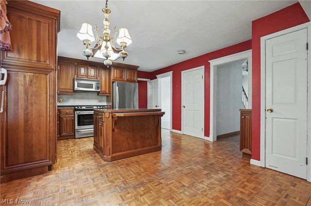 2692 Foxwood Drive, Akron, OH 44333