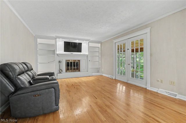 2692 Foxwood Drive, Akron, OH 44333