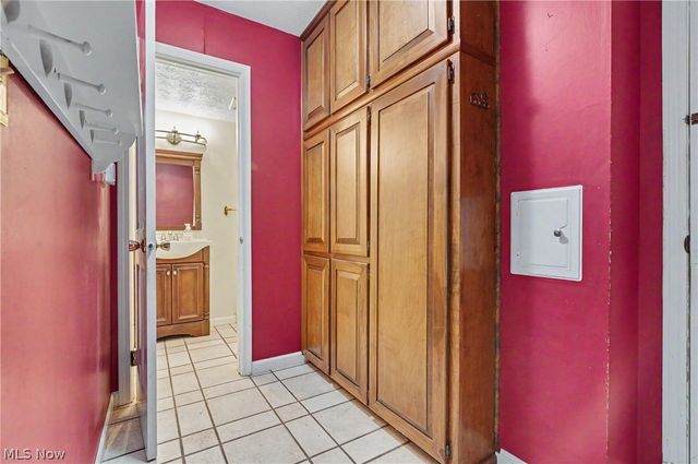 2692 Foxwood Drive, Akron, OH 44333