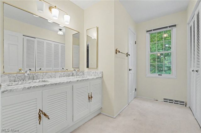 2692 Foxwood Drive, Akron, OH 44333