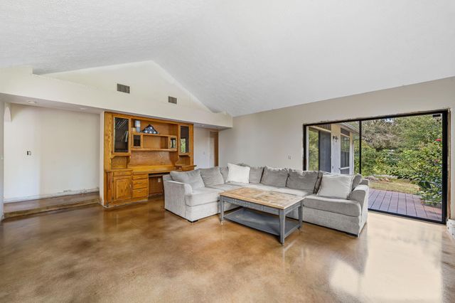 1401 Bennett Road, Fort Pierce, FL 34947