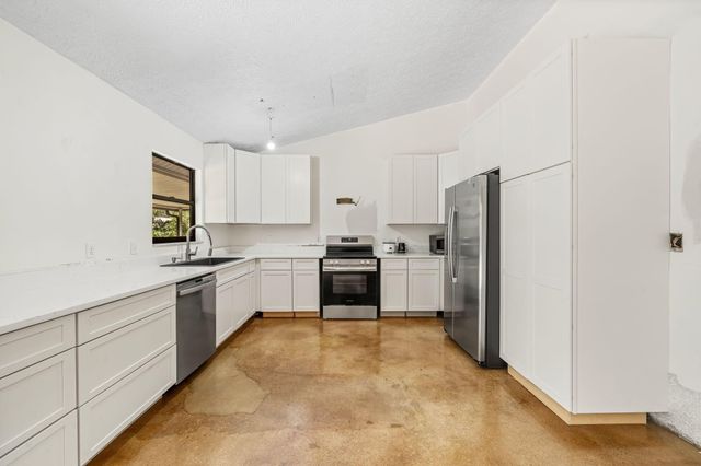 1401 Bennett Road, Fort Pierce, FL 34947