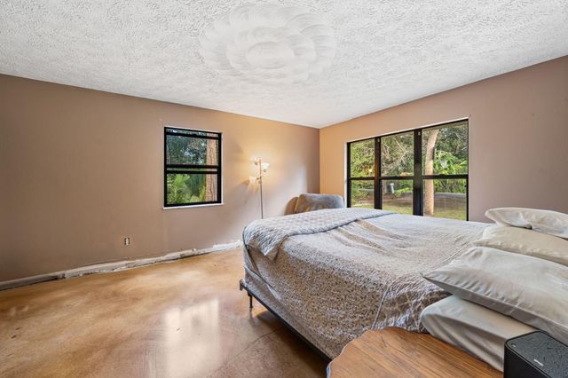 1401 Bennett Road, Fort Pierce, FL 34947