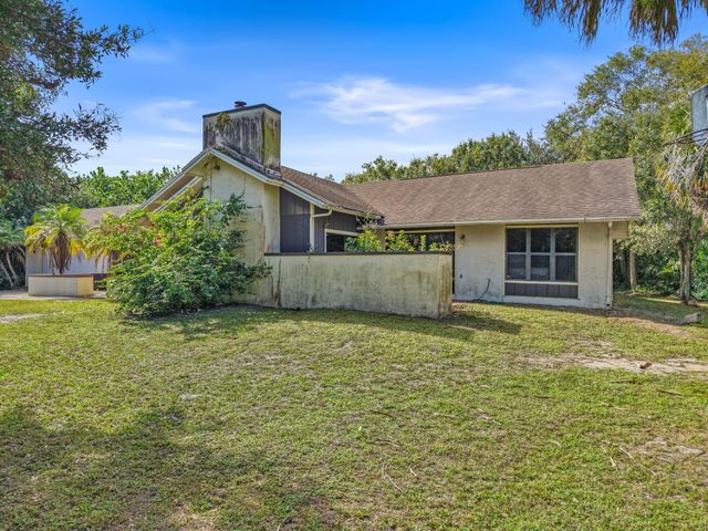 1401 Bennett Road, Fort Pierce, FL 34947