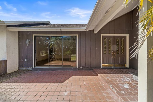 1401 Bennett Road, Fort Pierce, FL 34947