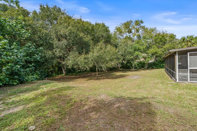 1401 Bennett Road, Fort Pierce, FL 34947